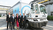SCHERM Gruppe - Newsroom | BMW Group und SCHERM Gruppe nehmen Elektro-Lkw offiziell in Betrieb.