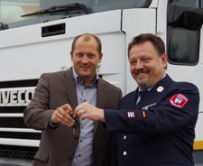SCHERM Gruppe - Newsroom | SCHERM Gruppe spendet Übungs-Lkw an Feuerwehr Abensberg